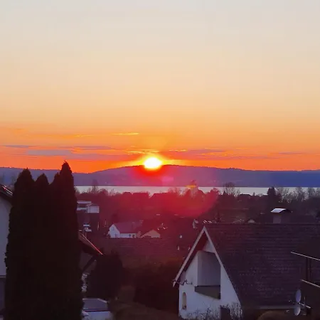 Mit Teil Sicht Und Schwimmbad Apartment
