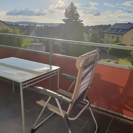 Mit Teil Sicht Und Schwimmbad